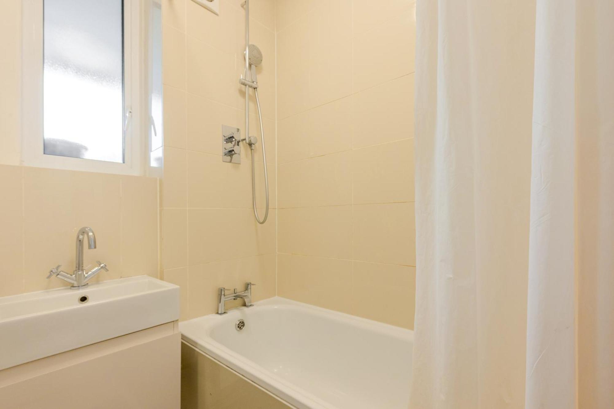Bright Modern 1 Bedroom Flat, 5 Min To Vauxhall St Лондон Екстериор снимка