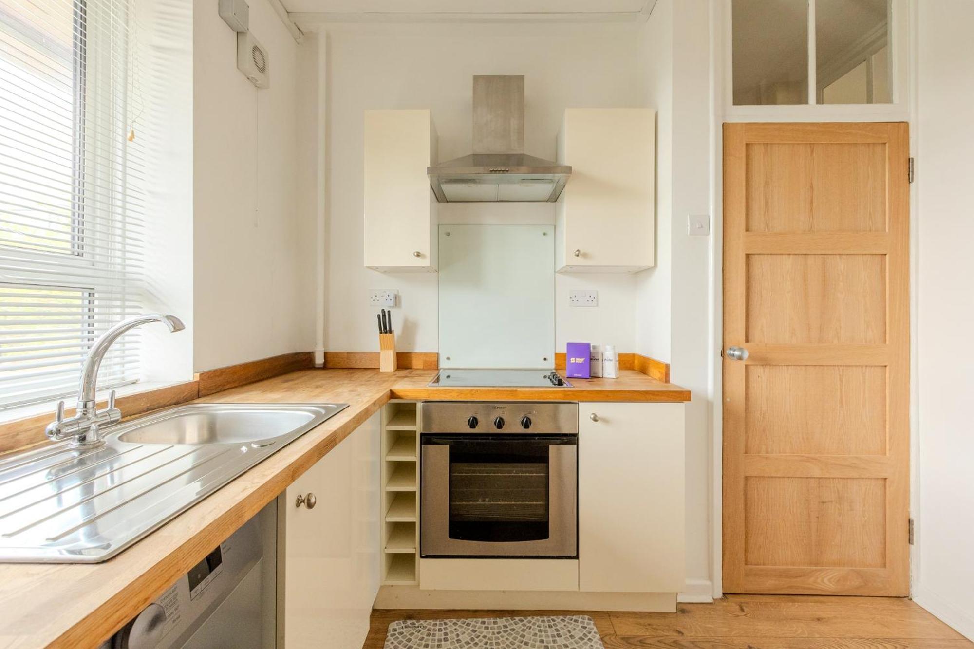 Bright Modern 1 Bedroom Flat, 5 Min To Vauxhall St Лондон Екстериор снимка